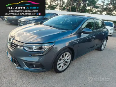 Usata Renault Mégane IV Intens 116 CV (85 kW) 2020 Blu Berlina