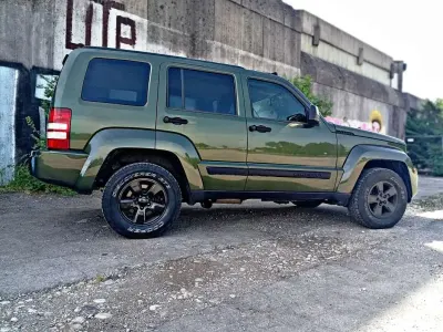 Używany Jeep Cherokee Limited 211 KM (155 kW) 2008 SUV