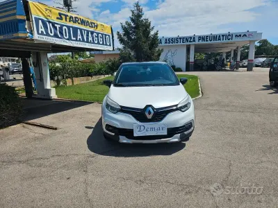 Usata Renault Captur Intens 90 CV (66 kW) 2018 Bianco SUV