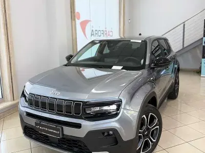 Usata Jeep Avenger Summit 101 CV (74 kW) 2025 Grigio granite SUV