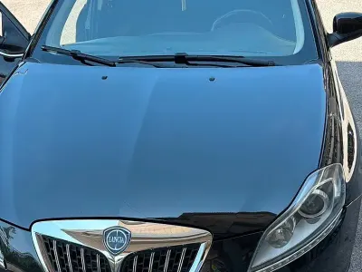 Usata Lancia Delta 120 CV (88 kW) 2010 Utilitaria