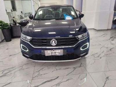 Usata VW T-Roc Advance 116 CV (85 kW) 2018 Blu perlato SUV