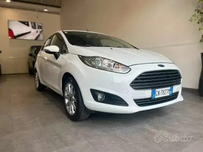 Usata Ford Fiesta 125 CV (91 kW) 2021 Bianco Utilitaria