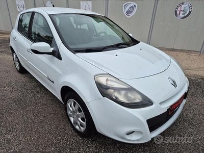 Usata Renault Clio II 75 CV (55 kW) 2011 Bianco Berlina