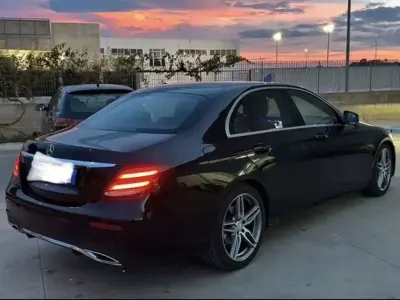 Usata Mercedes E220 AMG line 194 CV (142 kW) 2017 Berlina