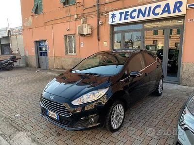 Begagnad Ford Fiesta Titanium 75 HK (55 kW) 2014 Svart Halvkombi