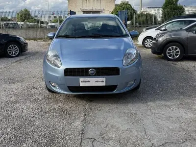 Usata Fiat Punto 69 CV (50 kW) 2006 Blu Utilitaria