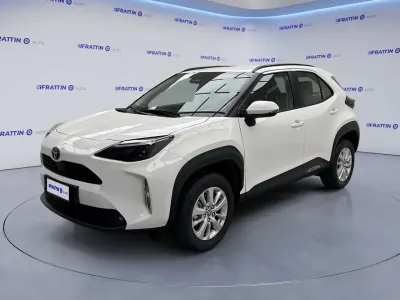 Nuova Toyota Yaris Cross Active 92 CV (67 kW) 2026 Super white SUV