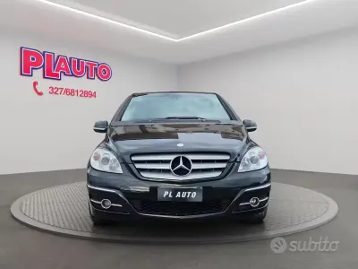 Usata Mercedes B180 109 CV (80 kW) 2009 Nero Monovolume