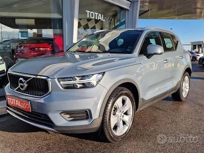 Usata Volvo XC40 Business Edition 163 CV (119 kW) 2019 Grigio pastello SUV