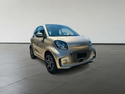 Usata Smart ForTwo Coupé Pulse 60 kW (82 CV) 2021 Oro Utilitaria