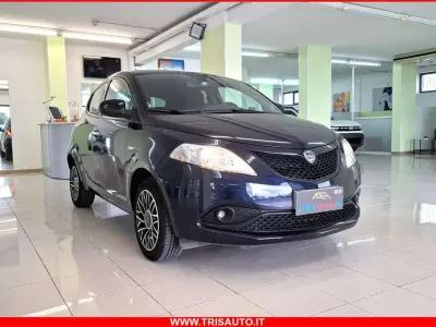 Usata Lancia Ypsilon 71 CV (52 kW) 2020 Blu Utilitaria