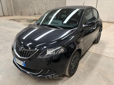 Usata Lancia Ypsilon Gold 69 CV (50 kW) 2023 Nero Utilitaria