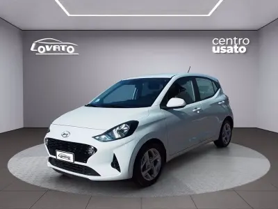 Usata Hyundai i10 67 CV (49 kW) 2022 Polar white Utilitaria
