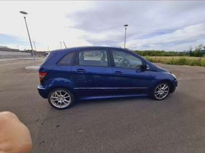Mercedes B180