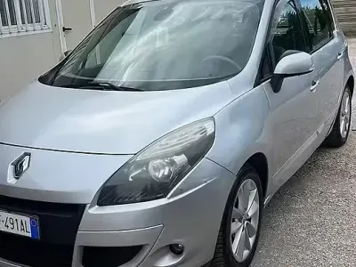 Usata Renault Scenic E-Tech 110 CV (80 kW) 2010 Grigio Monovolume