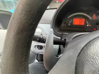 Usata Citroën C3 68 CV (50 kW) 2005 Grigio Berlina