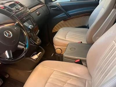 Begagnad Mercedes Viano 163 HK (119 kW) 2011 Svart Minibuss