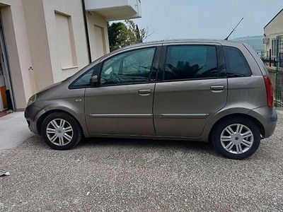 Usata Lancia Musa 90 CV (66 kW) 2006 Marrone Monovolume