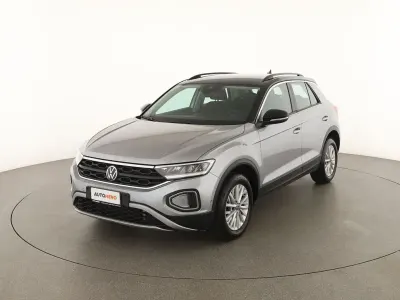 Usata VW T-Roc Life 150 CV (110 kW) 2023 Grigio SUV