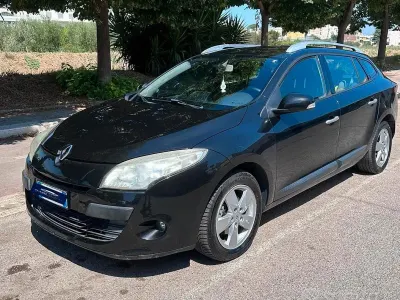 Usata Renault Mégane GrandTour Dynamique 110 CV (80 kW) 2010 Nero Station wagon