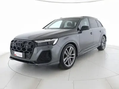 Usata Audi Q7 S-Line 286 CV (210 kW) 2025 Grigio daytona perlato SUV