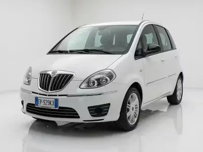 Usata Lancia Musa Gold 95 CV (69 kW) 2012 Bianco Monovolume