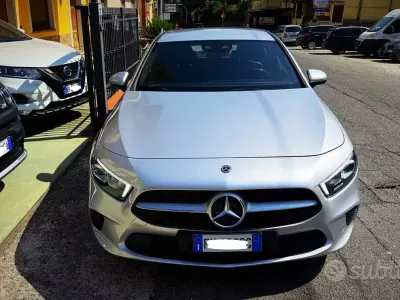 Usata Mercedes A180 116 CV (85 kW) 2019 Grigio Berlina