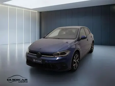 Usata VW Polo R-line 95 CV (69 kW) 2023 Blu/azzurro Utilitaria