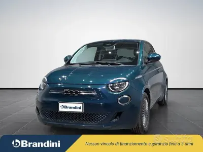 Usata Fiat 500e La Prima 42 kW (58 CV) 2022 Blu iron Berlina