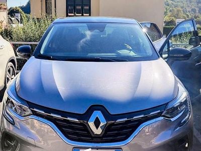 Usata Renault Captur Techno 101 CV (74 kW) 2023 Grigio SUV