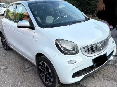 Usata Smart ForFour 71 CV (52 kW) 2015 Bianco Utilitaria