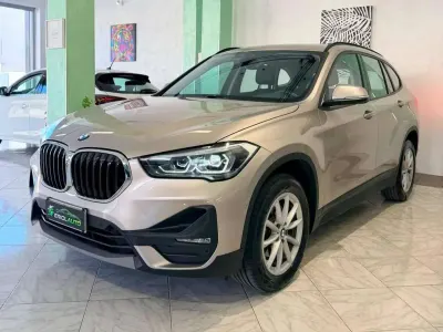 Usata BMW X1 Advantage 150 CV (110 kW) 2022 Oro SUV