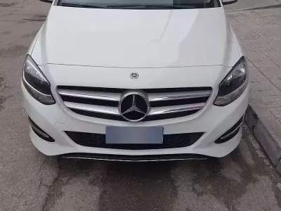 Usata Mercedes B200 140 CV (102 kW) 2019 Bianco Utilitaria