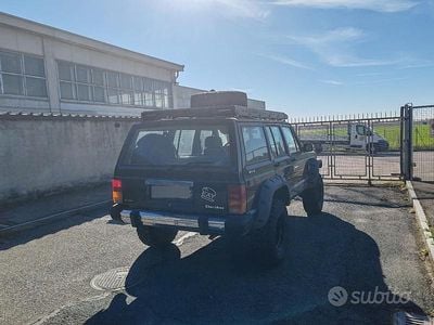 Usata Jeep Cherokee 130 CV (95 kW) 1989 Nero SUV