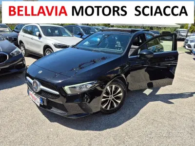 Gebraucht Mercedes A180 116 PS (85 kW) 2022 Schwarz Limousine