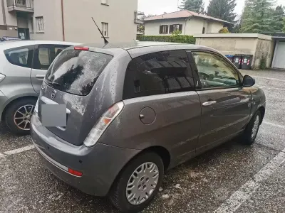 Gebraucht Lancia Ypsilon 60 PS (44 kW) 2010 Grau Kleinwagen
