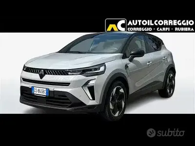 Usata Renault Captur Techno 101 CV (74 kW) 2024 Grigio chiaro SUV