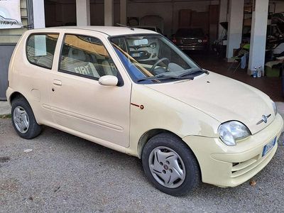 Usata Fiat 600 Anniversary 54 CV (39 kW) 2006 Beige Utilitaria