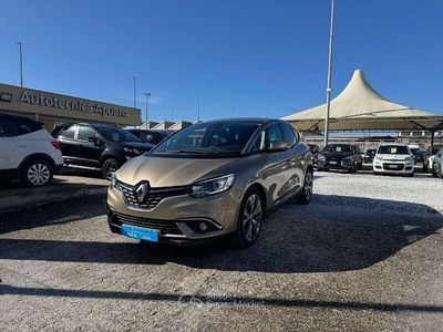 Usata Renault Scénic IV Intens 110 CV (80 kW) 2017 Oro Monovolume
