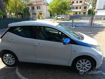 Begagnad Toyota Aygo Cool 69 HK (50 kW) 2016 Vit Halvkombi