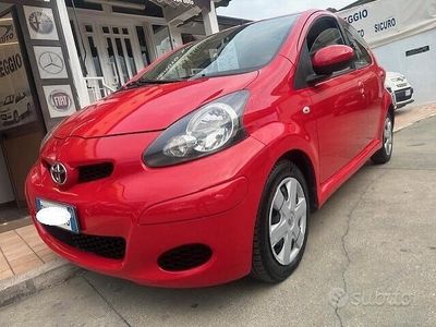 Usata Toyota Aygo 68 CV (50 kW) 2009 Rosso Utilitaria