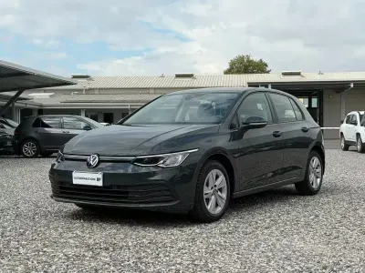 Usata VW Golf VII Life 116 CV (85 kW) 2021 Grigio Utilitaria
