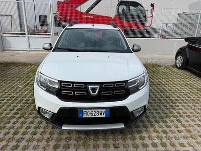 Usata Dacia Sandero Stepway 90 CV (66 kW) 2017 Bianco Berlina