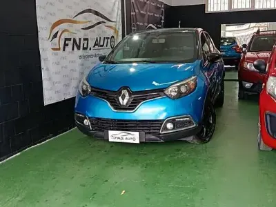 Käytetty Renault Captur Iconic 90 HP (66 kW) 2016 Sininen Katumaasturi