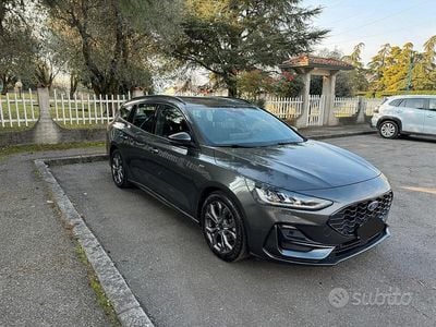Grigio Usata 2023 Ford Focus ST-Line Station wagon | 13.900 € (Ottimo prezzo)