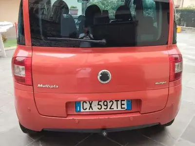 Usata Fiat Multipla 120 CV (88 kW) 2006 Arancione Monovolume