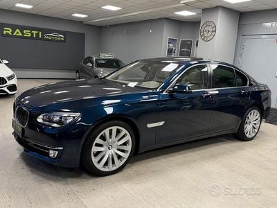 Usata BMW 750 Comfort Edition 449 CV (330 kW) 2013 Blu Berlina