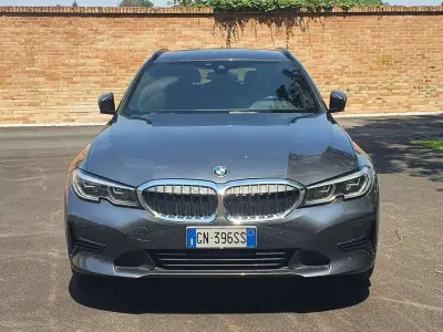 Usata BMW 320 Sport Line 190 CV (139 kW) 2019 Grigio Station wagon