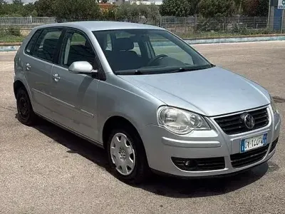 Usata VW Polo 75 CV (55 kW) 2005 Grigio Utilitaria